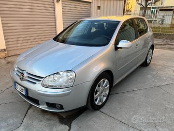Volkswagen Golf 1.6 16V FSI 5p. Sportline
