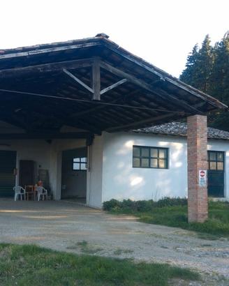 Magazzino con bagno