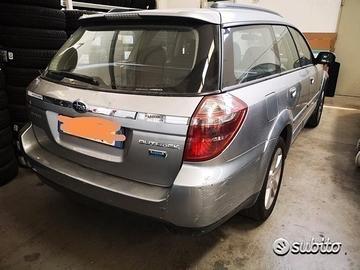 Paraurti posteriore subaru outback 2008