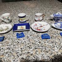 set 3 tazzine con piattino e una zuppiera 