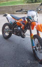 KTM exc 125 anno 2007 targato