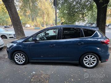 Auto sempre tagliandata unico proprietario