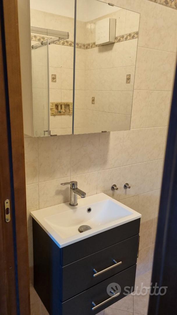 Mobiletto salvaspazio bagno - Arredamento e Casalinghi In vendita a Asti