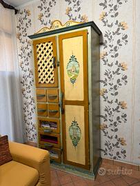 Credenza dispensa vintage dipinta a mano