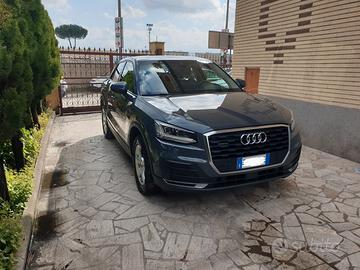 audi q2 s tronic Business 