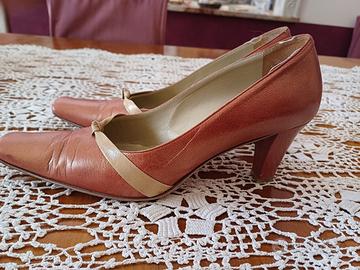 Eleganti scarpe décolleté bicolor