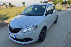 Lancia Ypsilon 1.2 69 CV 5 porte S&S Gold
