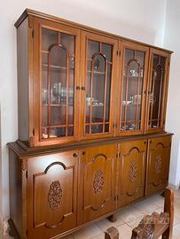 Mobili in legno e cucina a Gas