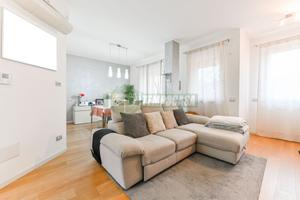 TRILOCALE IN CORTE COMPLETAMENTE RISTRUTTURATO