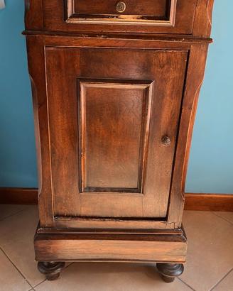 Comodino vintage in legno massello – anni ’50/’60