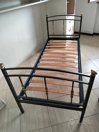 Letto singolo in ferro con doghe, MAI USATO