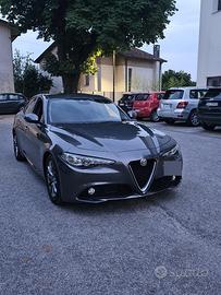 Alfaromeo Giulia 