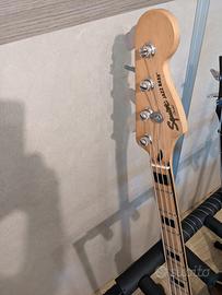 Fender Squier Jazz Vintage Mod 70s  con ampli 300W