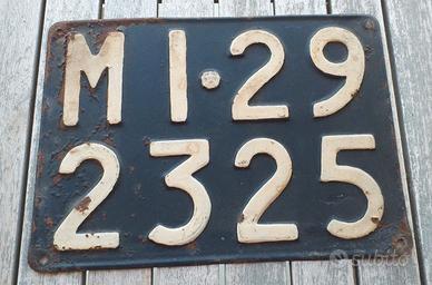 Targa auto metallica d'epoca provincia di Milano