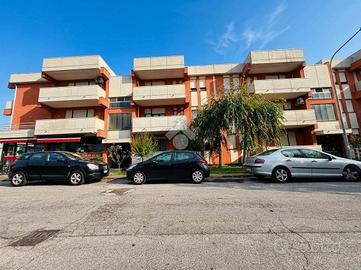 4 LOCALI A ROVIGO