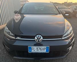 Volkswagen Golf R-LINE DSG7 116CV