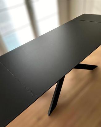 TAVOLO NERO OPACO ALLUNGABILE