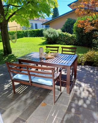 Tavolo da giardino in legno