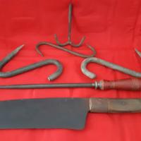 Attrezzi da macellaio mannaia ganci di ferro