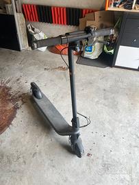 Monopattino Elettrico Segway Ninebot E2D