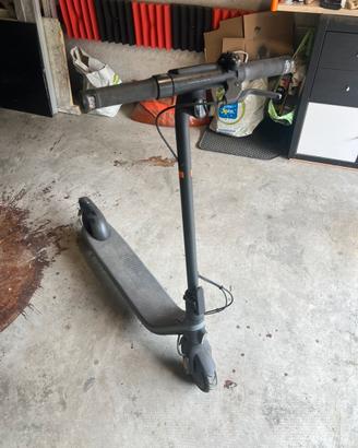 Monopattino Elettrico Segway Ninebot E2D