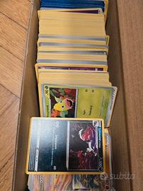 blocco di 300 carte pokemon