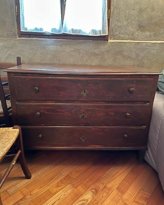 Cassettone in legno massello