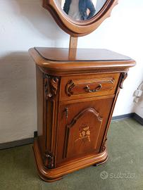 Mobiletto ingresso con specchio