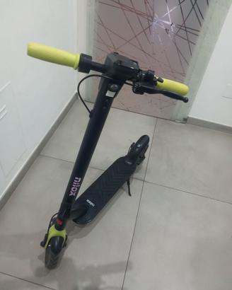 Monopattino elettrico Nilox M1