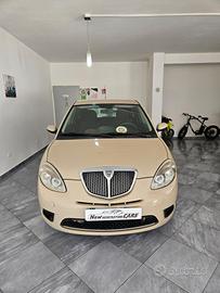 Lancia Ypsilon 1.4 16V Oro Plus