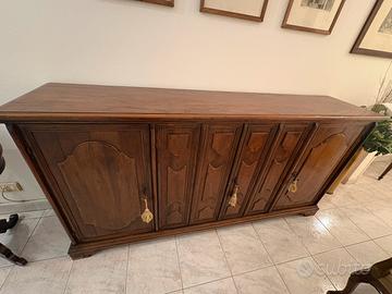 Mobiletto in legno di buona qualità