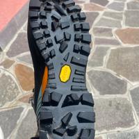 Scarponi  nuovi SCARPA ramponabili