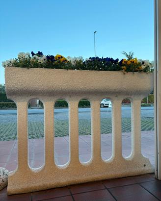 Fioriere in cemento bianco