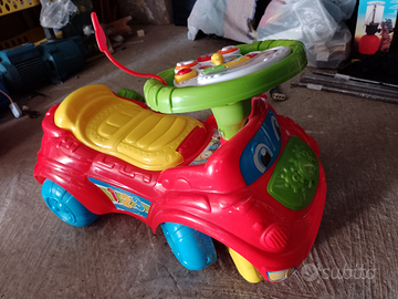 Macchina bimbo giocattolo tanti suoni