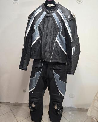 giacca e pantalone moto