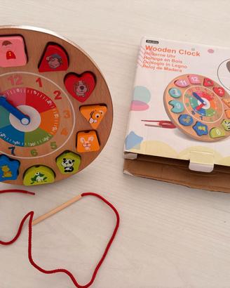Gioco in legno orologio e forme