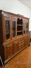 credenza più tavolo e sedie 