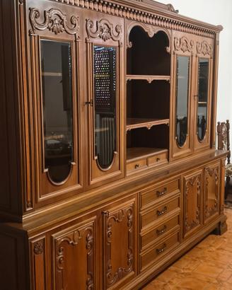 credenza più tavolo e sedie 
