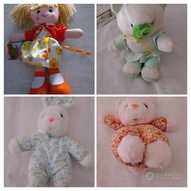 Peluche e bambola