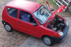Seicento fiat 600 intera o per ricambi