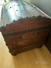 Baule antico in pelle