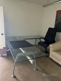 Scrivania angolare direzionale in vetro Frezza