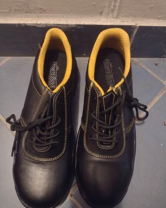 Scarpe antinfortunistiche numero 43