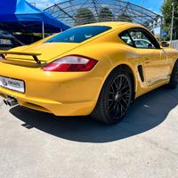 Porsche Cayman 2.7