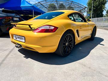Porsche Cayman 2.7