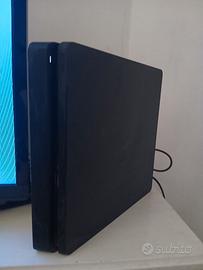 PS4 slim  "seminuova"!