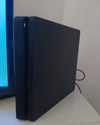 PS4 slim  "seminuova"!
