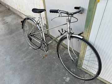 bicicletta modello francese con cambio 10 rapporti