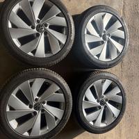 Cerchi originali+ gomme  golf 8 da 17
