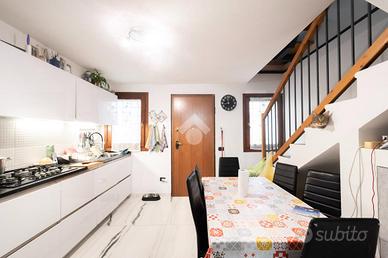 VILLA A SCHIERA A NOVI DI MODENA